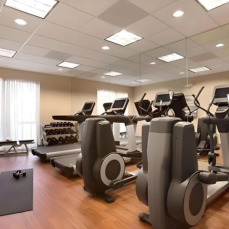Comfort Suites Milwaukee West Экстерьер фото