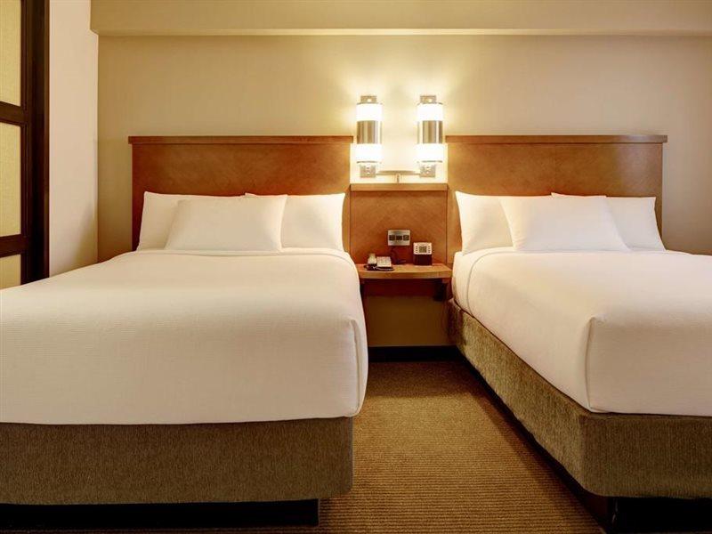 Comfort Suites Milwaukee West Экстерьер фото