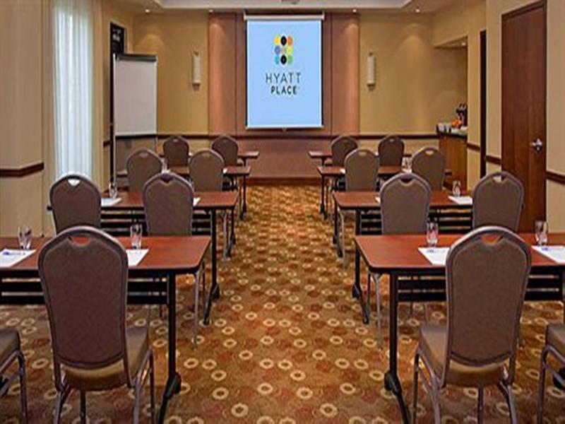 Comfort Suites Milwaukee West Удобства фото