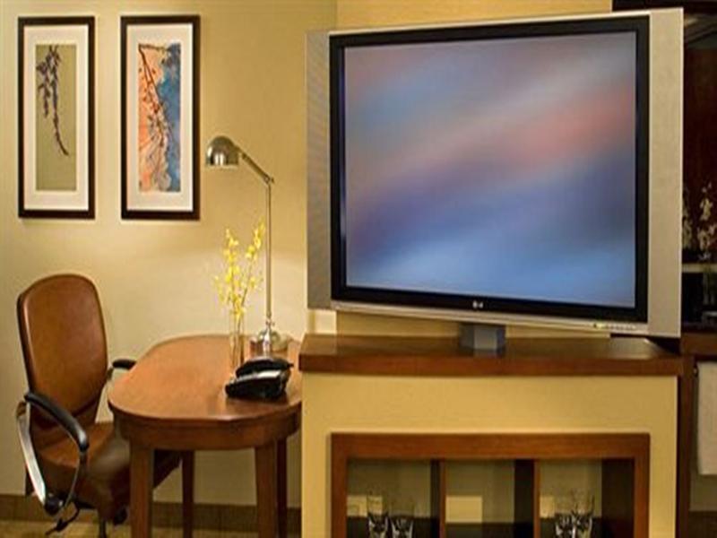 Comfort Suites Milwaukee West Экстерьер фото