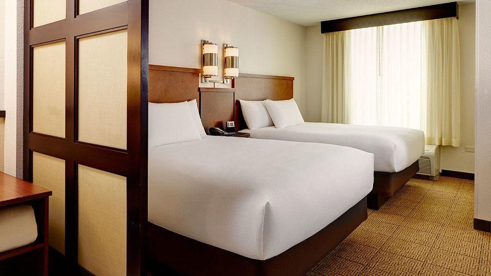 Comfort Suites Milwaukee West Экстерьер фото